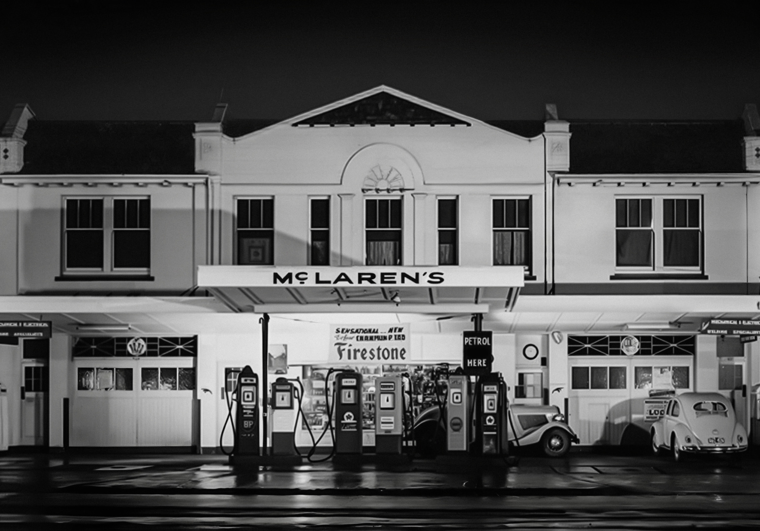 SMALL_McLaren Service Station